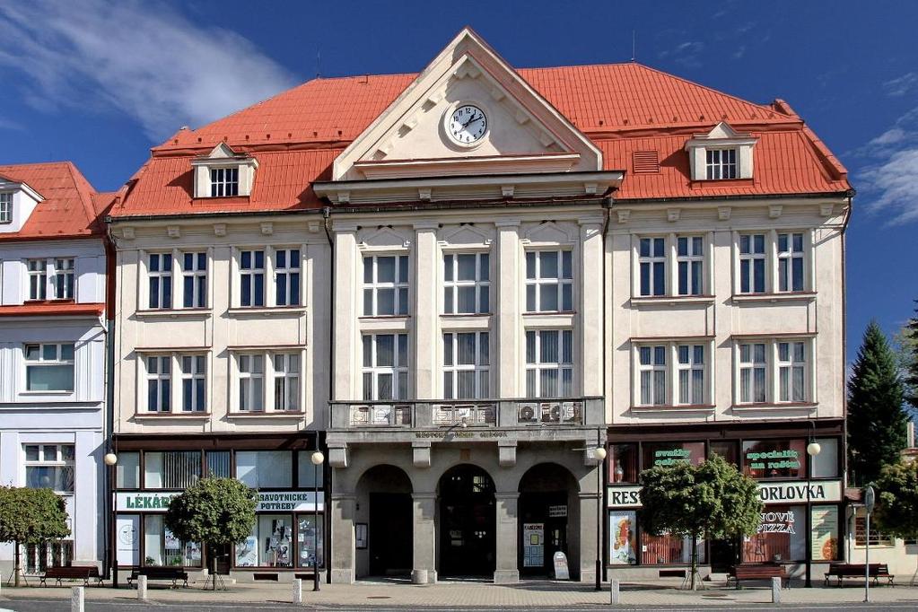 11. Odbor výstavby a životního prostředí Odbor výstavby a životního prostředí (OVŽP) sídlí v budově Radnice na Starém náměstí v Orlové-Městě. Je stavebním úřadem pro území Orlové.