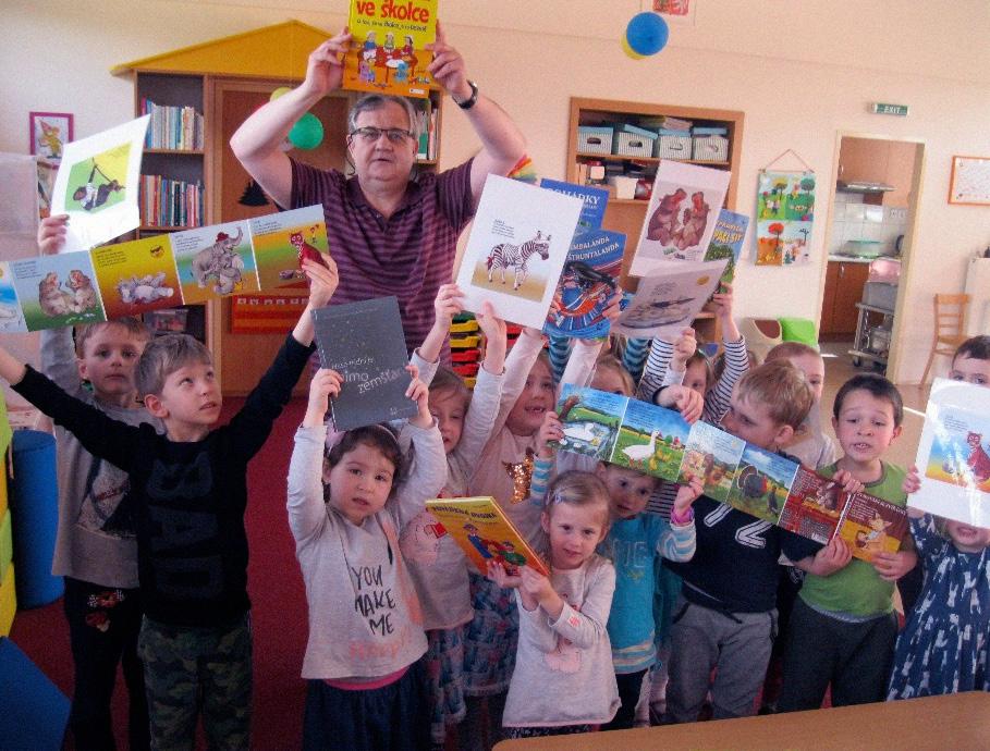 Pan spisovatel dětem popsal, kde bere náměty a nápady, když tvoří knihu, a proč se vůbec stal spisovatelem. Děti se dozvěděly, co má na práci spisovatel, a co ilustrátor.