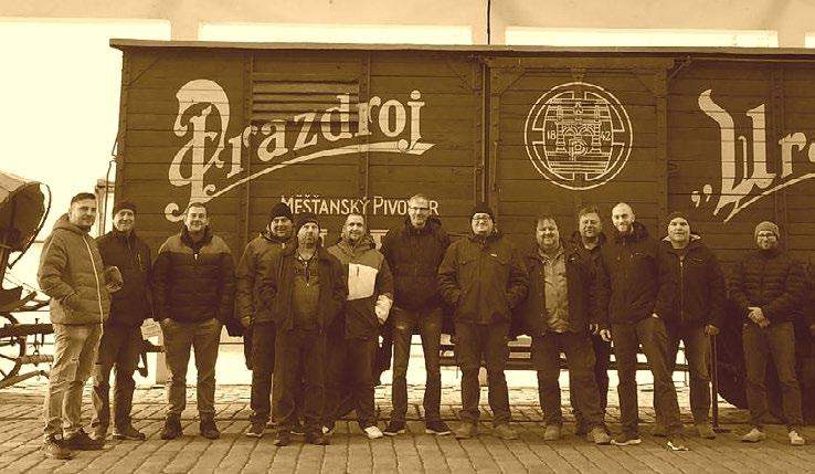 ZAJEČICE, KOVÁŘOVICE Dycky plzeň! Akreditátoři ze zaječického Oksfordu přechutnali v plzeňské Šalandě nefiltrovaný nepasterizovaný ležák vyrobený tradiční metodou v historických pivovarských sklepích.