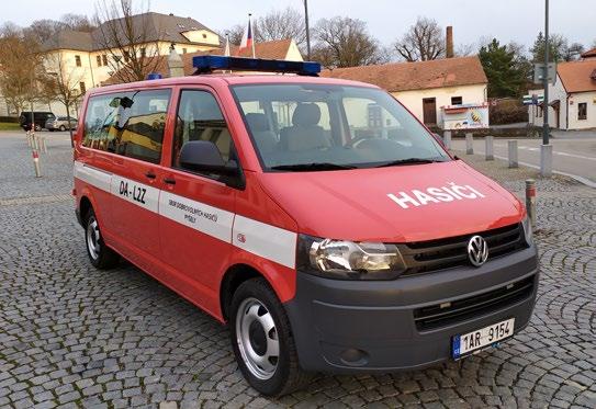 HASIČI Nový vůz ve službách Hasičů Pyšely Jak již bylo v minulém roce zmíněno, Magistrát hl. města Prahy na základě naší žádosti městu Pyšely, převedl automobil VW Transporter.