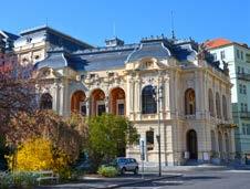 Celým programem se prolíná motiv letošního ročníku zpátky do budoucnosti. Více o akci se dočtete na stranách 6 a 7.