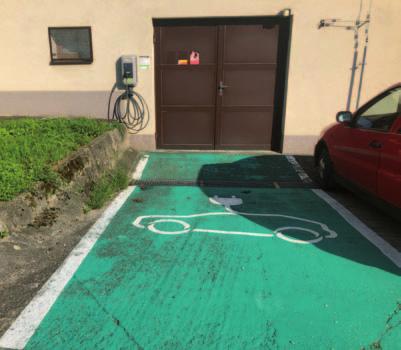 V obci máme novou rychlonabíjecí stanici pro elektromobily Díky podpoře z Operačního programu Doprava a firmě Elektro-projekce s.r.o. vznikla v Palkovicích nová veřejně dostupná rychlonabíjecí stanice pro elektromobily.