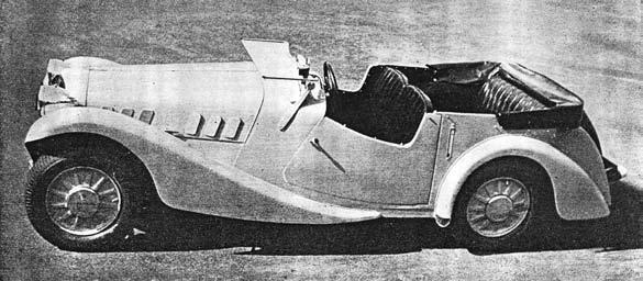 Dodejme jen, že k prodloužení došlo kvůli tomu, že se k zadním sedadlům vozů velmi obtížně nastupovalo. U delšího chassis se prodloužení projevilo hlavně u delších dveří.
