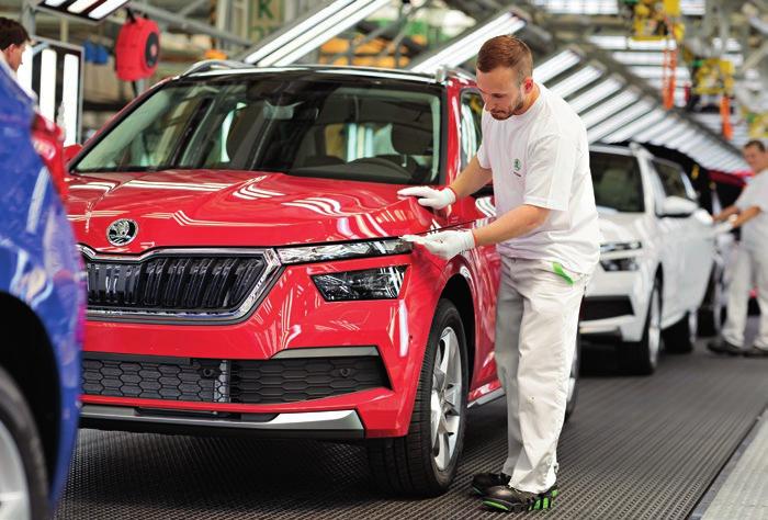 VÝSLEDKY AUTOPRŮMYSLU 9 na celkových 15 454 vozidel (+ 1,9 %). Za pozitivním vývojem stojí především nárůst produkce malých přívěsů vyráběných firmou AGADOS (14 363 vozidel; + 2,5 %).