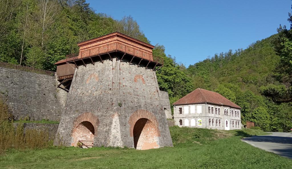 se v nich vyráběly téměř všechny potřebné železářské výrobky: polotovary (ploché železo, tyčové železo, plechy, hřebíkářské zboží aj.