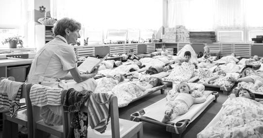 Před týdnem u něj zazvonili dva muži, představili se jako zástupci firmy dodávající elektrickou energii a zemní plyn. Naslibovali mu výhodnou cenu energií.