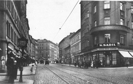 době se jednalo o největší a nejmodernější lázně nejen na území Prahy, ale i celých Čech. V roce 1907 je navštívil císař František Josef I., který je milostivě pochválil.