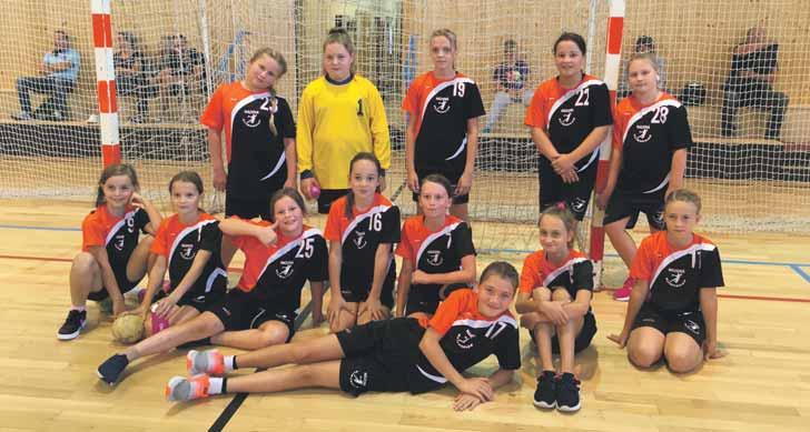 Házená T. J. Sokol Klimkovice Velká událost pro klimkovický sport zahajujeme sezonu v plné síle Premiéra jako hrom čeká házenkáře T. J. Sokol Klimkovice, kteří v bohaté historii klubu okusí druhou nejvyšší soutěž v republice 2.
