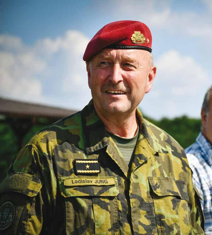 S velitelem pozemních sil brigádním generálem Ladislavem Jungem jsme hovořili nejen o stěhování, ale i o hlavních úkolech, které velitelství čekají Výcvik na plný plyn Počátkem letošního roku se