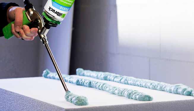 MATERIÁLY A TECHNIKA MATERIÁLY A TECHNIKA www.illbruck.cz Snadná obsluha a přístup do revizních šachet je jedním z nezbytných parametrů pro výběr revizních dvířek.