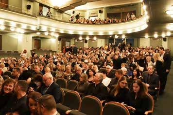 Z České republiky se tentokrát sympozia zúčastnilo celkem 22 osob, včetně doprovodu a tří zástupců centrály BigMat. S PARŤÁKEM PODRUHÉ V DIVADLE BigParťák pozval již podruhé naše zákazníky do divadla.