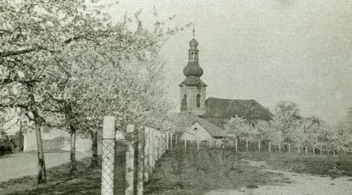 Připojená kontaktní fotografie formátu 9 x 6 cm není sice příliš kvalitní, ale daleko důležitější je myslím to, co se fotografovi nejspíše někdy v průběhu 60. let minulého století podařilo zachytit.