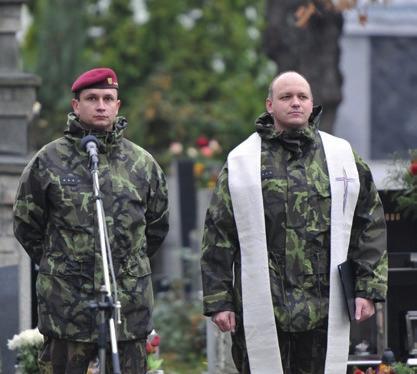 Církev doprovází Katolická církev je dnes zastoupena i v armádě, policii či vězeňství, kde se věnuje duchovnímu doprovázení. Tato duchovní služba v rezortu ministerstva obrany (MO) byla obnovena 3. 6.
