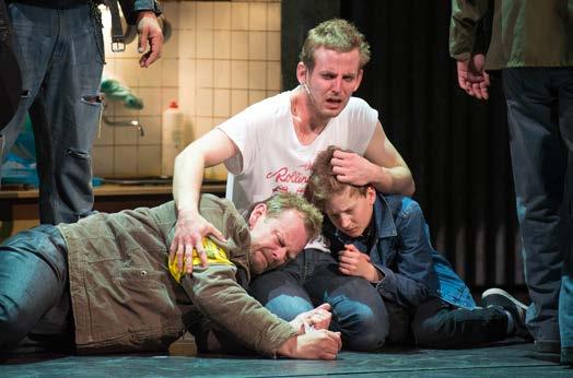 28. září 2014 bylo celé představení ve Victoria Palace Theatre v Londýně natáčeno a živě přenášeno do vybraných kin. V hlavní roli Billyho se tehdy představil výjimečně nadaný Elliot Hannah.