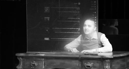 této tvorby i na divadelní prkna. Dlouhé fráze založené na ostinátních figurách, bohužel, postrádají patřičné napětí, které by bylo možné na filmovém plátně stupňovat silnými vizuálními dojmy.