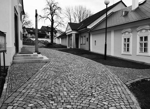 Komunikace a parkoviště u kostela Obec po odkupu části farní zahrady chtěla zrealizovat nové parkoviště a rozšířit komunikaci podél farní zahrady, ale k tomu nedošlo.