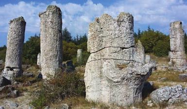 Cestopis říjen 2020 Netradiční objevování v tradičním ráji dovolenkářů V dobách minulých byly velmi populární přímé vlaky k Černému moři, které vozily tisíce rekreantů za odpočinkem na Slunečné