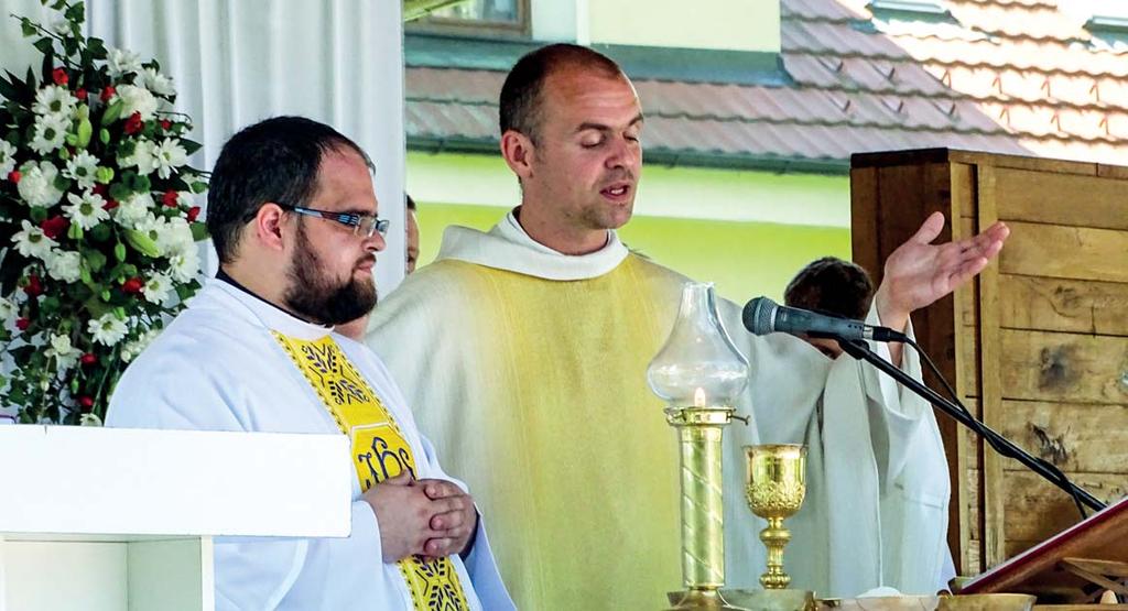 STŘÍPKY Z NAŠÍ FARNOSTI URČITĚ SE STAVTE NA BESEDU o. Jenda Naše farnost prošla opět změnami.