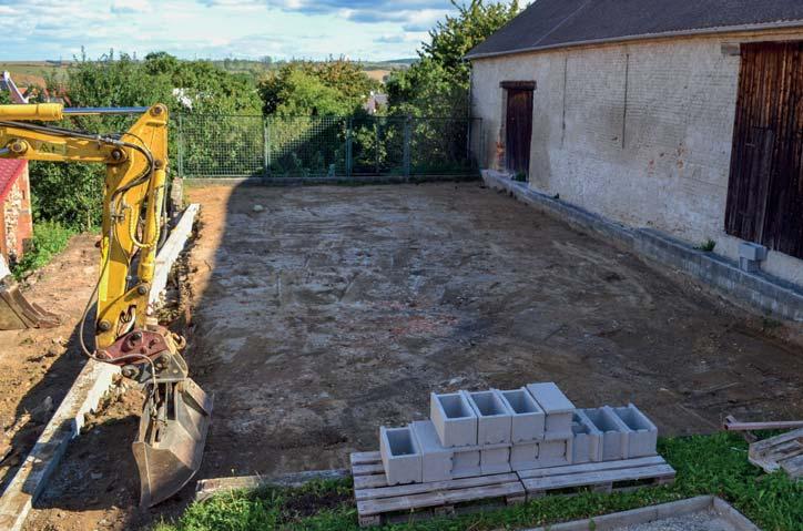 měsících může proběhnout pokládka nového povrchu. Všechny doposud zrealizované práce v celkovém objemu cca 200 s.