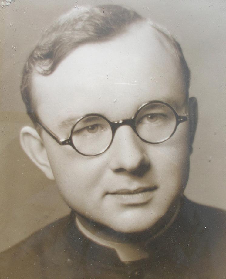 VZPOMÍNKA NA VÝROČÍ P. FRANTIŠKA FERDY Letos uplynulo 105 let, co se 31. března v Dražkovicích nedaleko Spáleného Poříčí narodil P. František Ferda, katolický kněz s darem uzdravování.