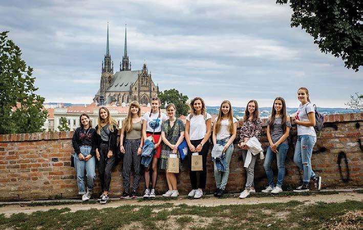 TOP 10 ANEB OHLÉDNUTÍ ZA NEJLEPŠÍMI AKCEMI UNIE STUDENTŮ FARMACIE V ZIMNÍM SEMESTRU 2019 Vzhledem k tomu, že se pomalu blíží začátek nového semestru, rádi bychom vám touto cestou připomněli výběr