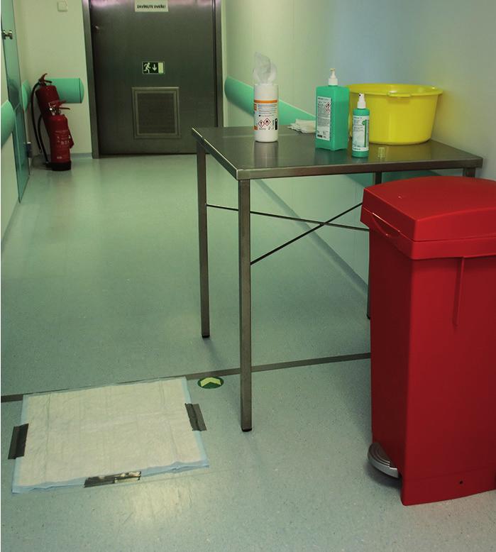 CENTRUM BIOLOGICKÉ OCHRANY TĚCHONÍN Zavedení izolace a karantény Bariérová a provozní opatření A) Rozdělení klientů dle COVID statusu, obecné zásady COVID pozitivní COVID kontakty běžný klient