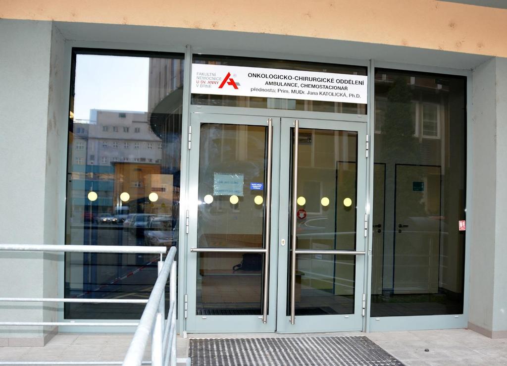 zaměřených na léčbu nádorů prostaty, ledvin a močového měchýře, z toho 6 s aktivním náborem pacientů. Podílíme se na výchově mladých lékařů a zdravotních sester.