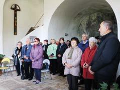 OSTATNÍ písomníctva slovenského od najstaršich čias po rok 1900. Holuby tu pôsobil ako evangelický farár, ktorý sa vypracoval na botanika svetového mena. Poznal každú bylinku podjavorinského kraja.