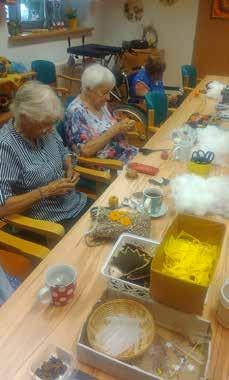 DOMOV SENIORŮ RAKOVNÍK LETNÍ DNY V DOMOVĚ SENIORŮ Léto pomalu končí. Od konce června nás provázela hudba častěji než jindy.