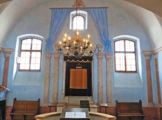 synagogu v moravské Polici u Jemnice.