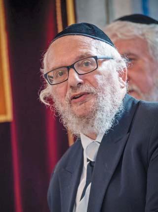 VÌSTNÍK 8/2020 11 SNAD SEM BUDOU CHODIT ŠKOLÁCI Nìkolik otázek pro rabína Josepha Pragera Na otevøení opravené synagogy v Polici u Jemnice pøijel z Izraele vzácný host, rabín JOSEPH PRAGER, potomek