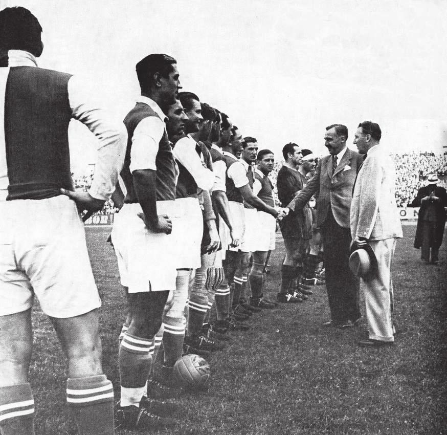 33 Fotbal před vznikem protektorátu klesala, třebaže spolky a svazy sdružovaly podle střízlivých odhadů desetinu obyvatelstva.