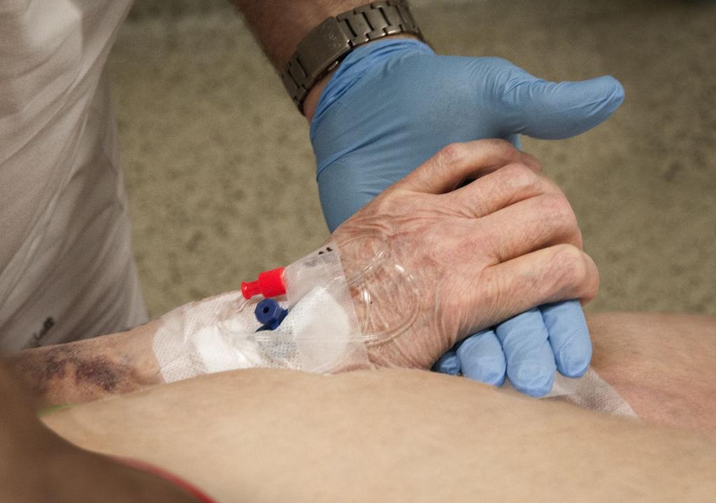 Zkratka Pracoviště Vedoucí pracoviště Zástupce vedoucího pracoviště PCHIR Oddělení plastické a estetické chirurgie MUDr. Bohumil Zálešák, Ph.D. MUDr. Daniel Stehlík Mgr.