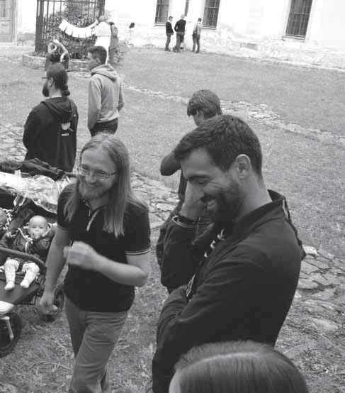 V. Spolupráce se státní, veřejnou a politickou správou,
