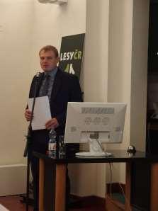projektové řízení, projektový management, organizace a řízení nábytkové výroby, finanční řízení Oborové a vědecko-výzkumné ekonomika a politika lesního hospodářství,