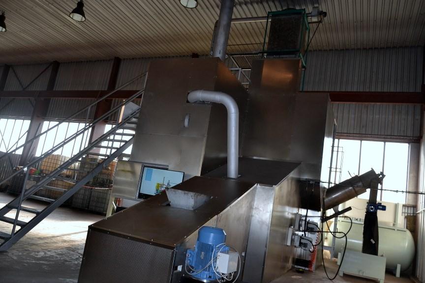 Technologie ERVO pro recyklaci druhotných odpadních surovin Původ technologie ERVO pochází ze syntézy pyrolytických a také petrochemických technologií.