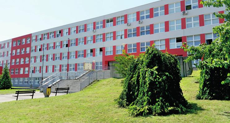Ošetřovatelství pohledem hlavní sestry mostecké nemocnice Nemocnice Most Ošetřovatelství a medicína jsou velmi úzce spjaty.