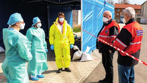 Výjimečný operační sál Krajská zdravotní zprovoznila na infekčním oddělení ústecké Masarykovy nemocnice Opatření proti šíření koronoviru na snímcích z nemocnic Krajská zdravotní Sál vybavený