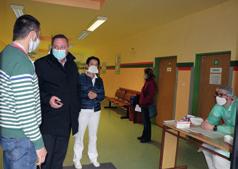 Poskytuje diagnostickou a léčebnou péči v celém rozsahu oboru přenosných nemocí pacientům všeho věku, od novorozenců po dospělé.