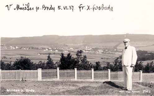 cz Byl synem mníšeckého sedláka a obchodníka s dřívím Antonína Svobody a Marie roz. Mestkové z Kytína, kteří bydleli v Pražské ulici č. p.
