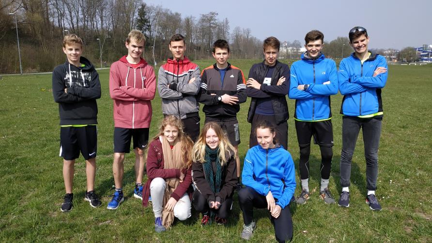 Vítězslav Havlíček, 5. A Juniorský maraton 2019 Dne 10. 4. jsme se s panem učitelem Martinem Trojanem vypravili do Jihlavy na krajské kolo Juniorského maratonu 2019.
