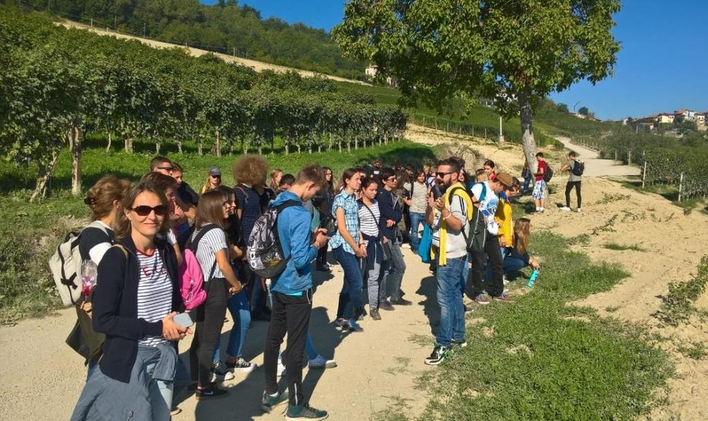 Výlet do vinařské oblasti u městečka La Morra. Teodora Kazdová, 6. A Výměnný pobyt v Polsku Ve dnech 10. - 17. června 2019 se třináct žáků z 6. A a 2.