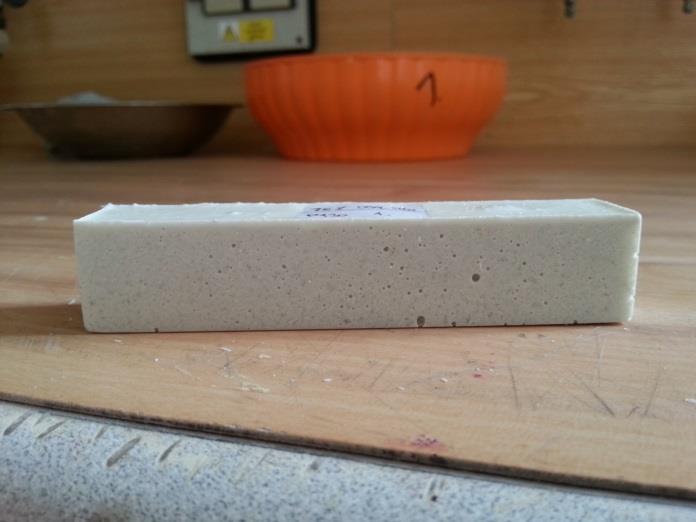 ekonomicky perspektivního materiálu.