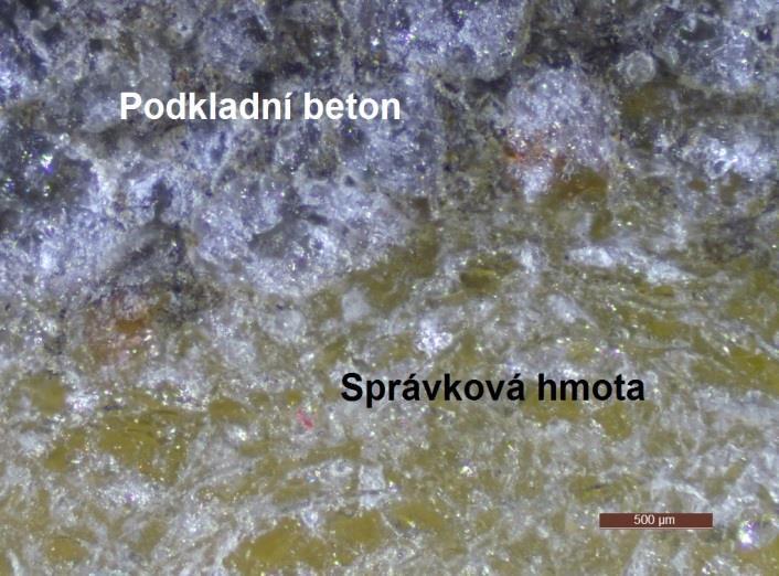 hmoty v betonovém podkladu ještě výraznější. Znovu se zde nevyskytuje žádné porušení přilnavosti ani výskyt trhlin.