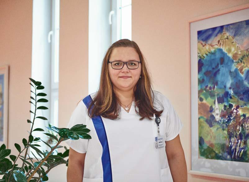 Všeobecná sestra Lucie Kratinová: Nejvíce mě na mé práci těší, když se děťátko uzdraví a spokojené odchází domů Po dokončení Biskupského gymnázia v Českých Budějovicích nastoupila na Zdravotně