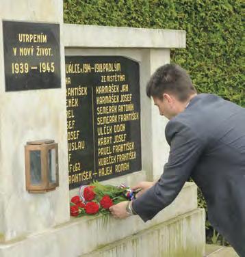 Kytice byly položeny u památníku v Olešnici, Stolíně, Lhotě, Horním Kostelci, na Bohdašíně či Končinách.