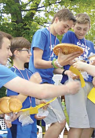Vždy si zde připomeneme pověst o hluchoněmé holčičce. Dalším zastavením byla bývalá tvrz Turyň, ze které toto děvčátko pocházelo. Nezapomněli jsme se stavit i u Špetlova buku.