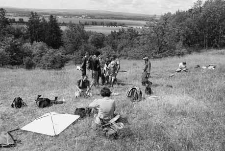 Literatura Obr. 4. Sběr pavouků v NPP Kosířské lomy. Foto P. Dolejš, 218.