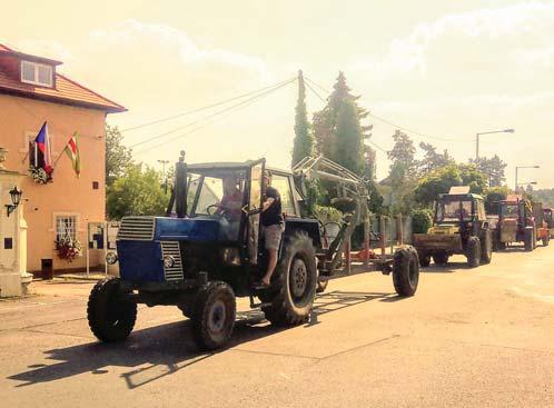 výročí založení ČR, jsme osadili 2 nové lampy veřejného osvětlení, které