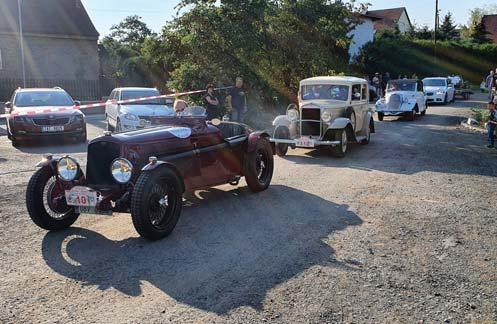 Letos poprvé proběhla přehlídka automobilů a vyhlášení výsledků na ploše budoucího veřejného sportoviště.